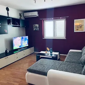 https://apartments-gule.hotels-in-trogir.com