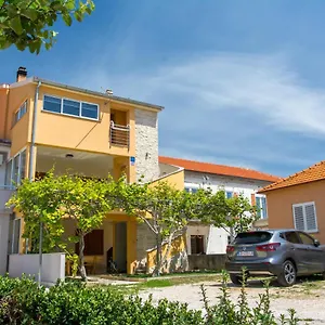 https://apartments-nino-sukosan.hotelinzadar.com